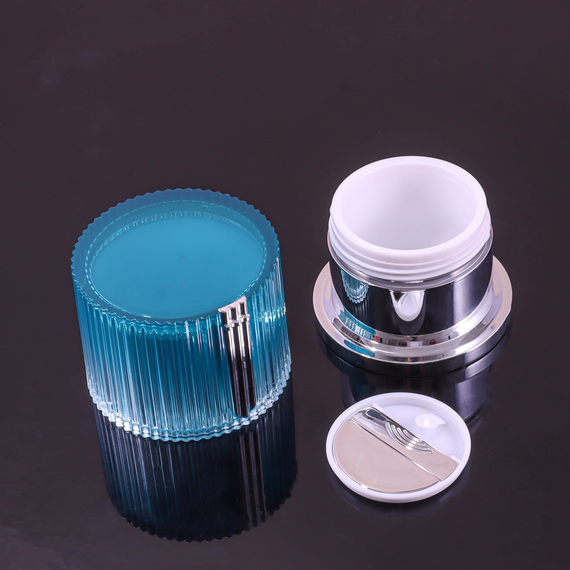 30g/50g Round, Linear Cream Jar With Spoon - Image 3