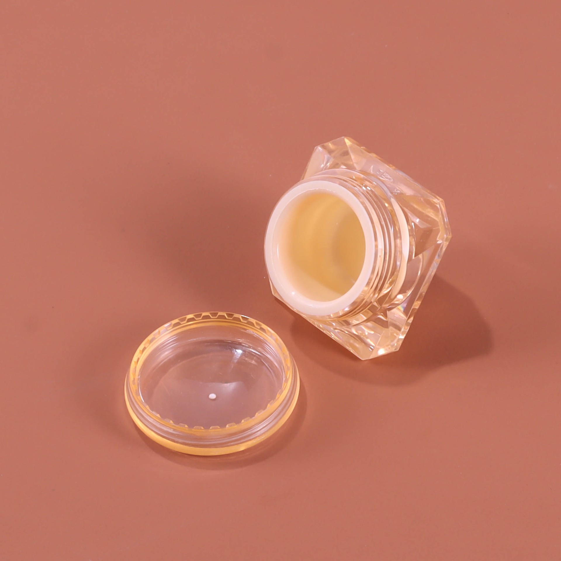 5g Irregularly Shaped Diamond Bottle - Image 4