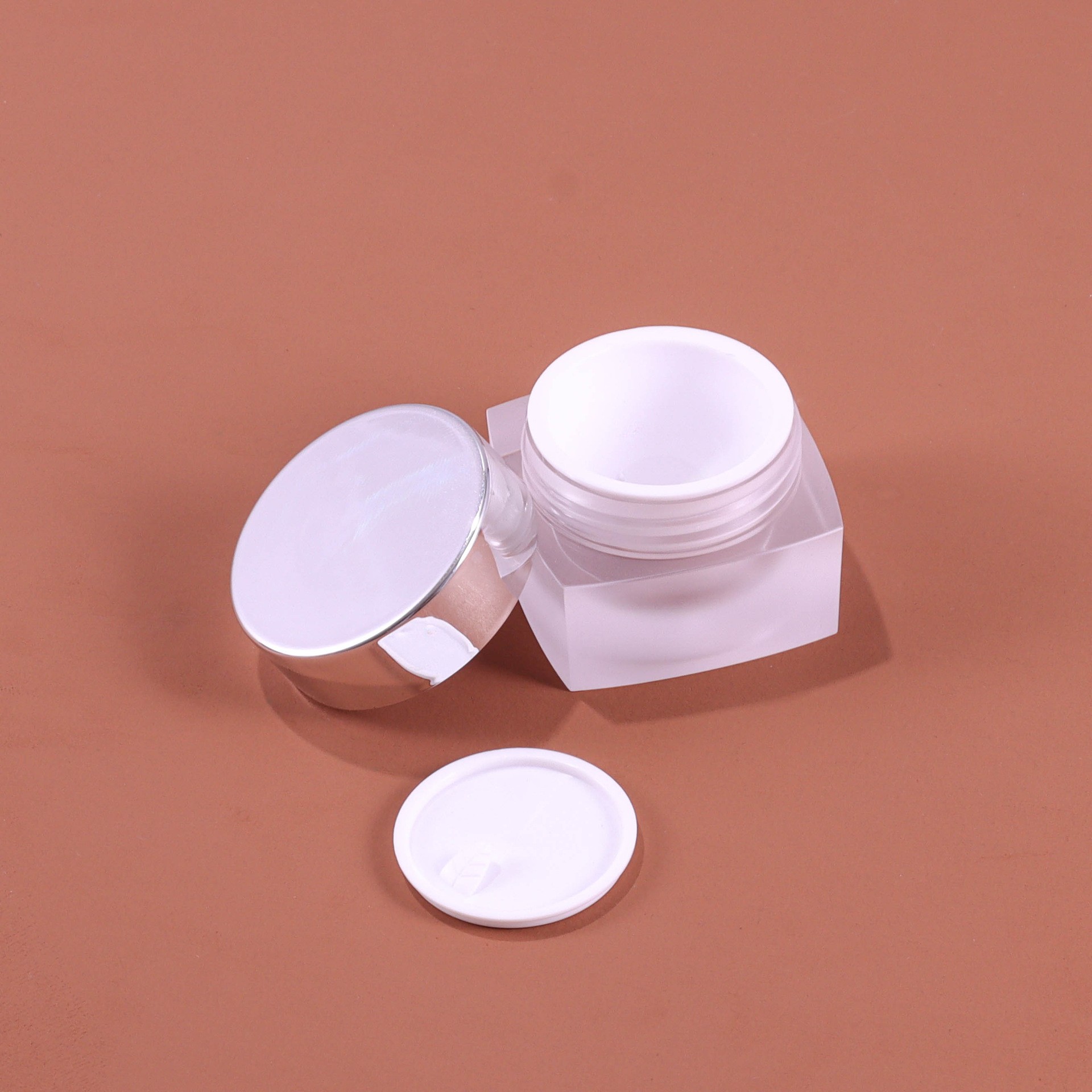 10g Crystal Frosted Square Cream Bottle - Image 4