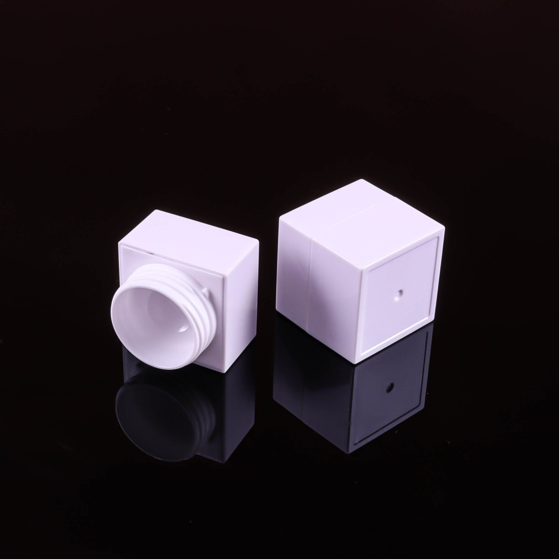 5g Square Cream Bottle - Image 3