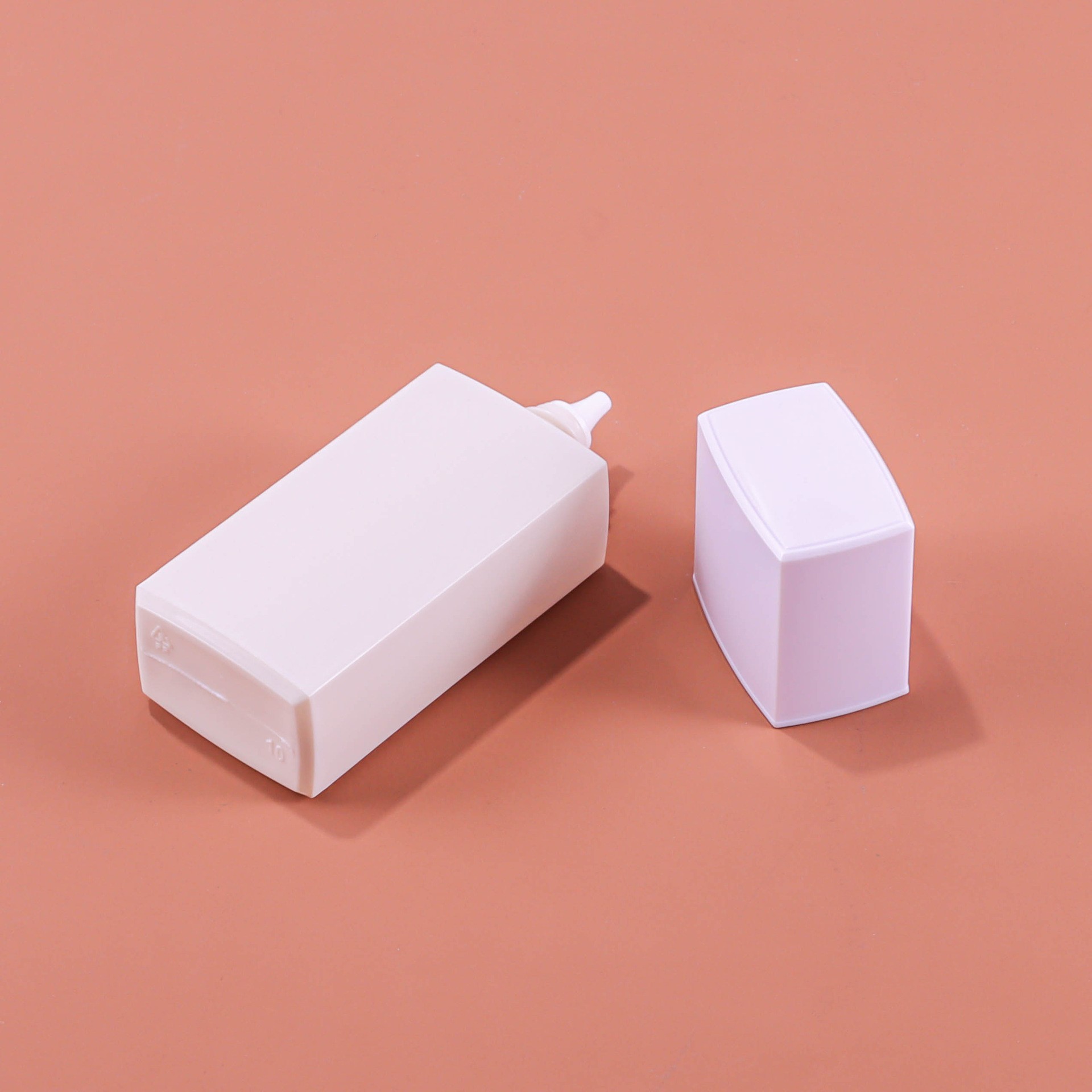 Factory Direct Sales Of Square 45g Sunscreen Bottles - Image 3