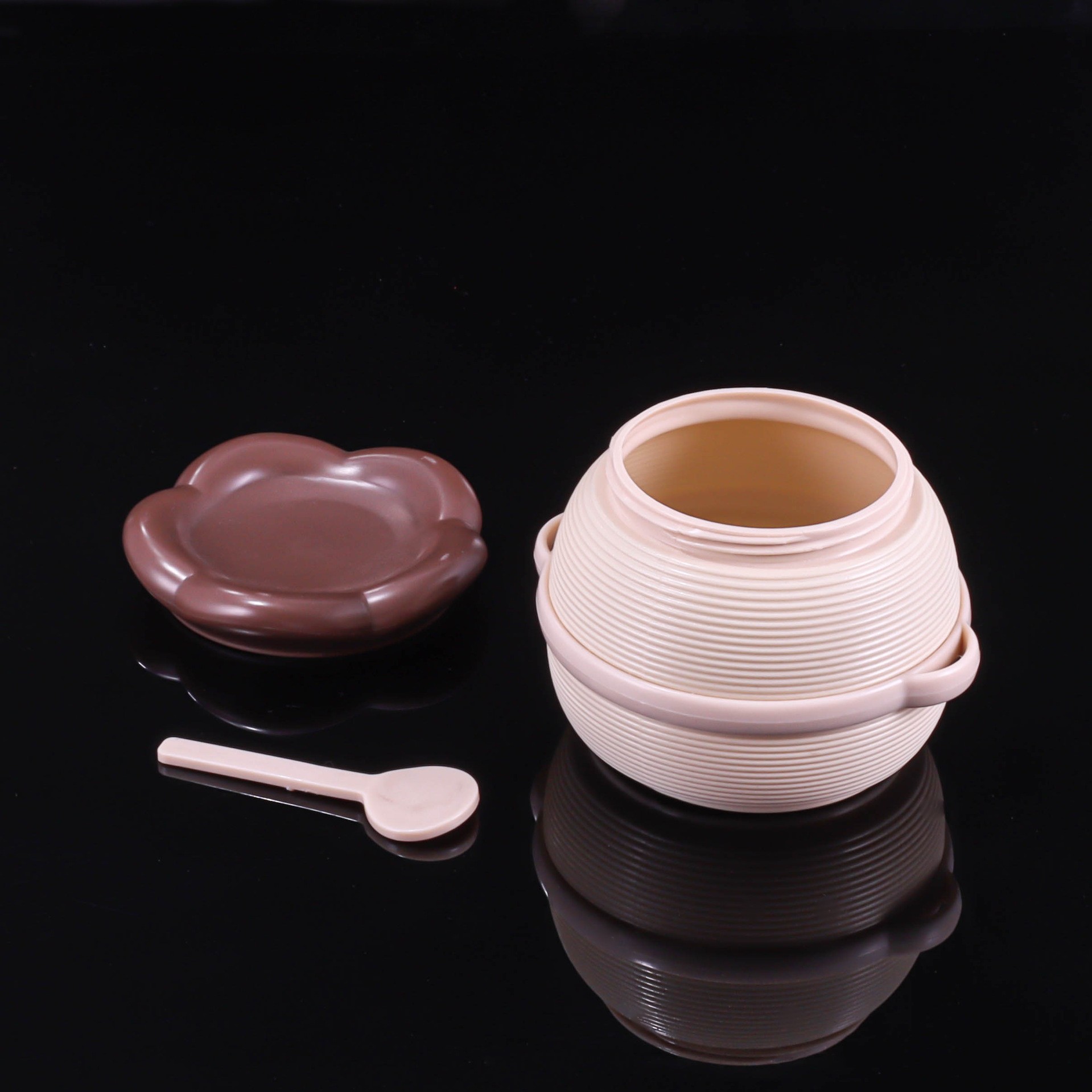 150ml Cartoon Round Face Cream Bottle - Image 2