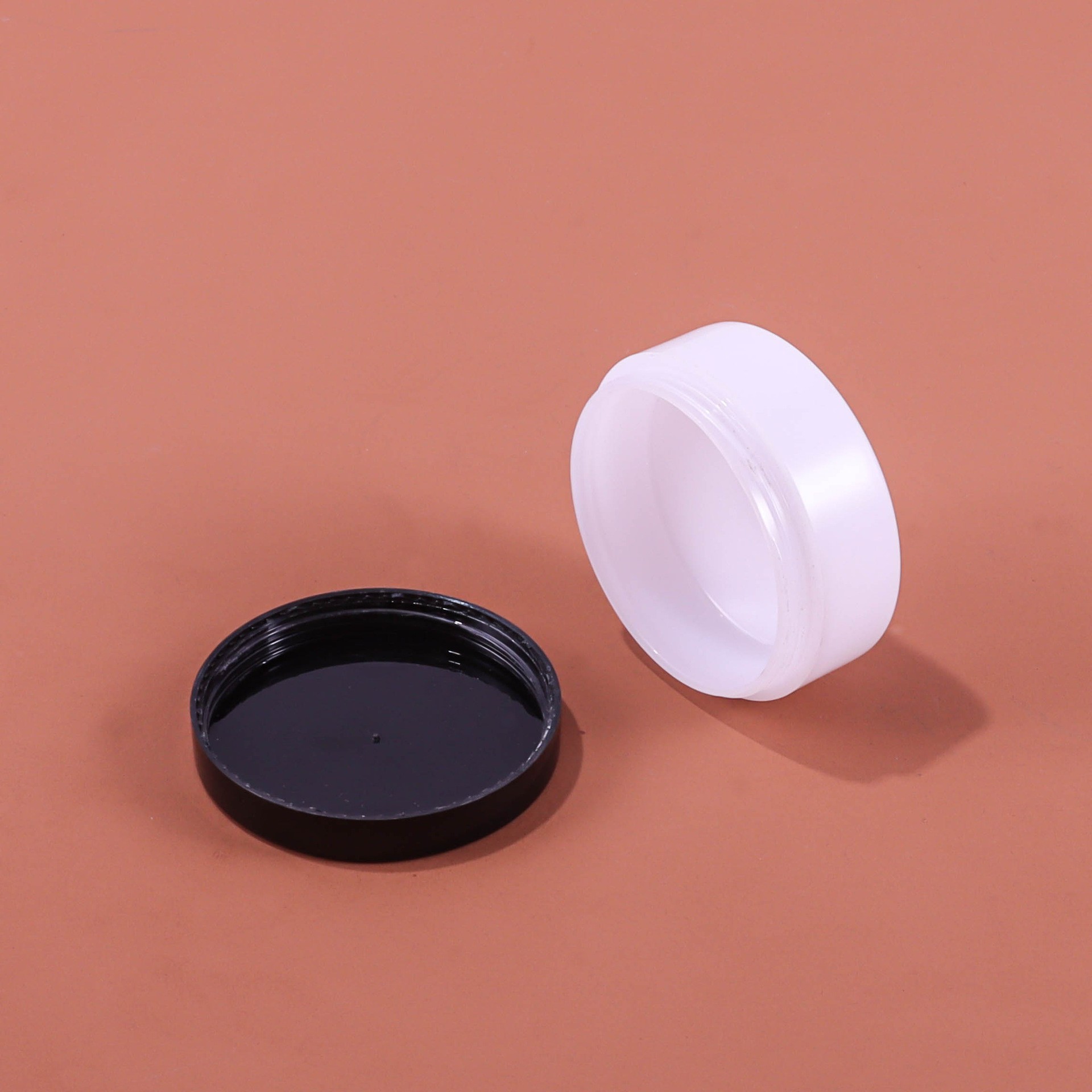 40g Flat Box Cream Bottle - Image 4