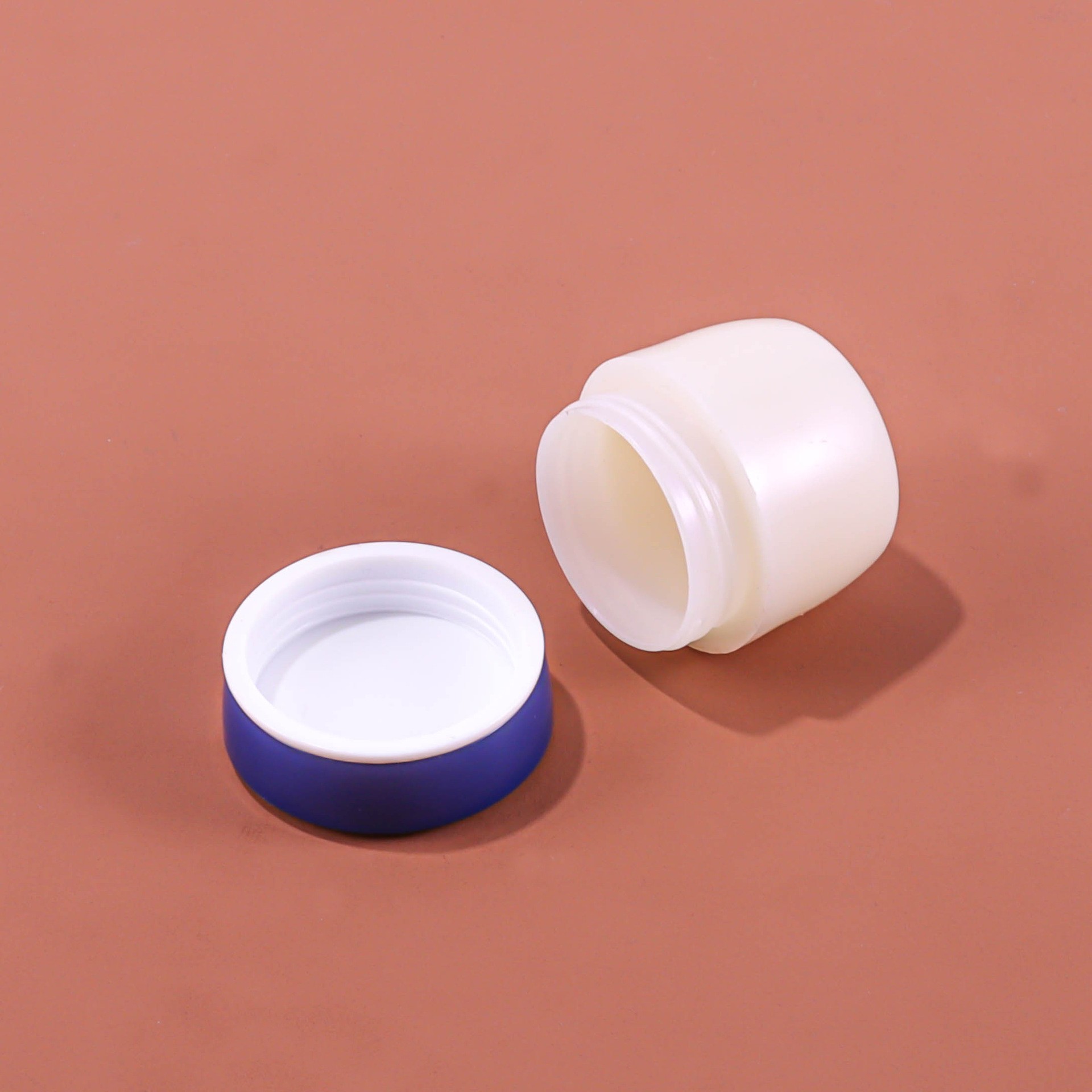 10g Round Tube-shaped Cream Container - Image 4