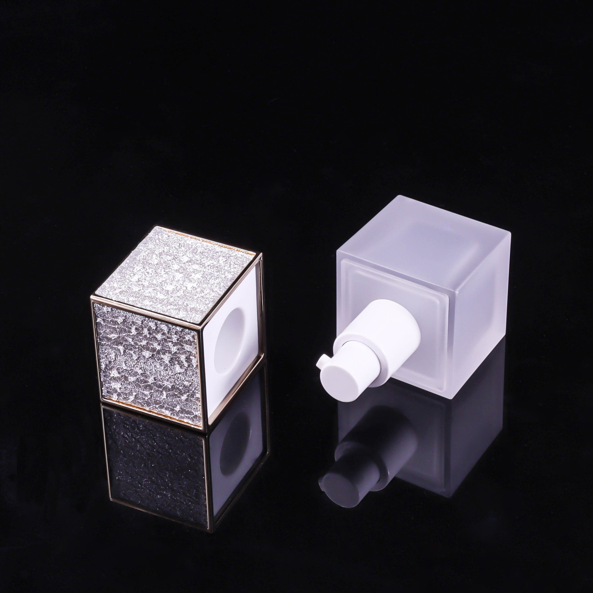 Factory Direct Sales Of 30ml Square Foundation Bottles - Image 4