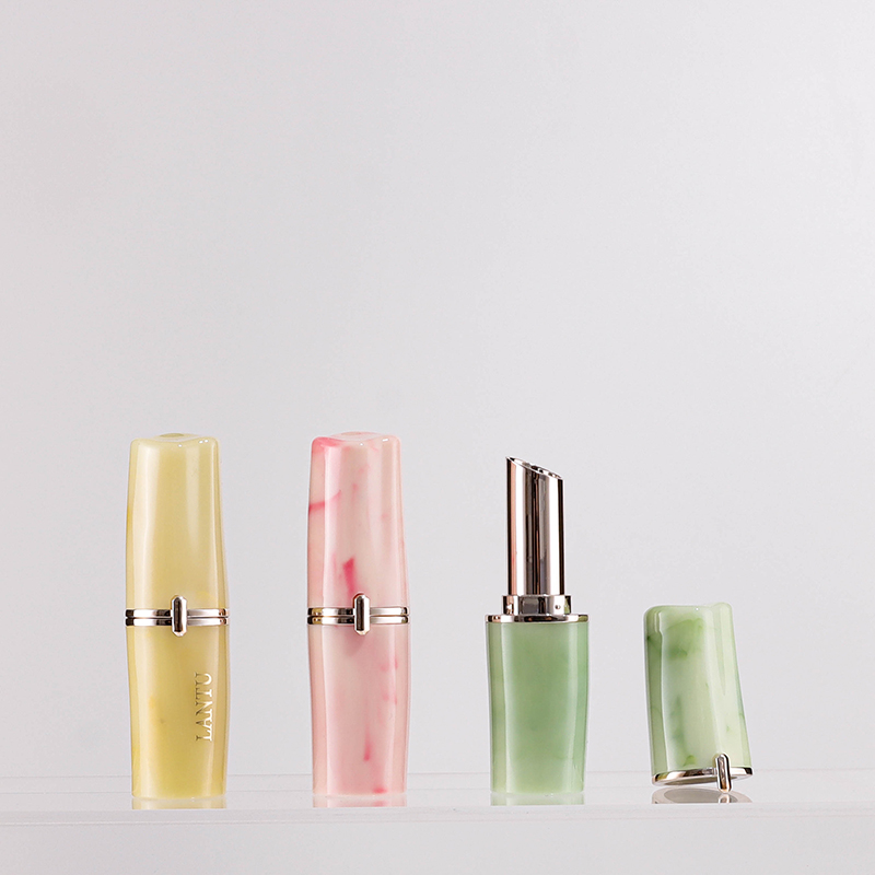 3.3g Lipstick Tube With Flowing Texture