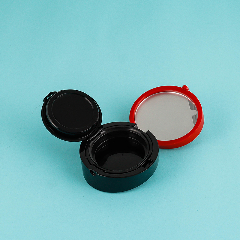 Armani Cushion Foundation - Image 3