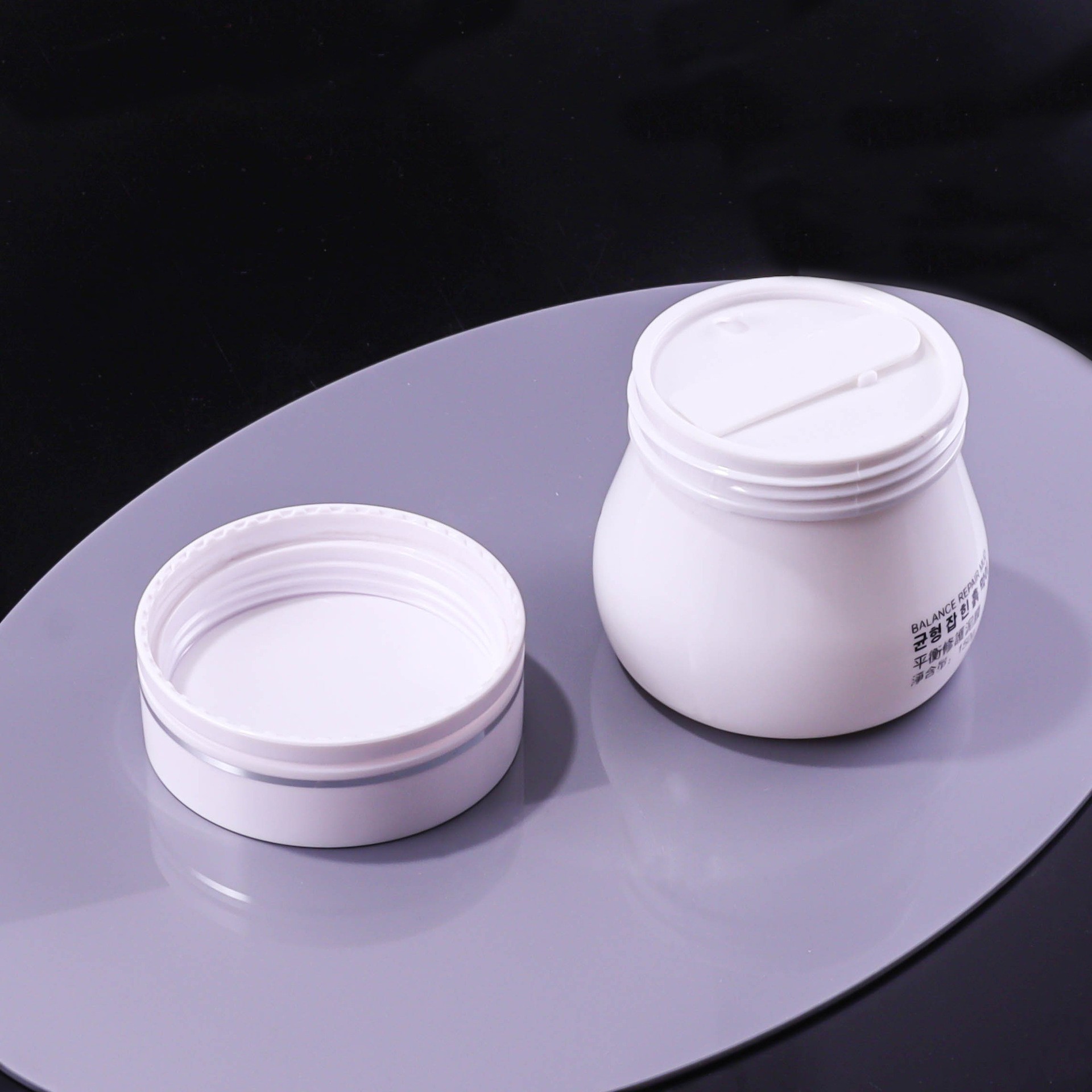150g PET Large Capacity Cream Bottle With Spoon - Image 4