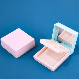 Square Mini Four-Compartment Eyeshadow Palette