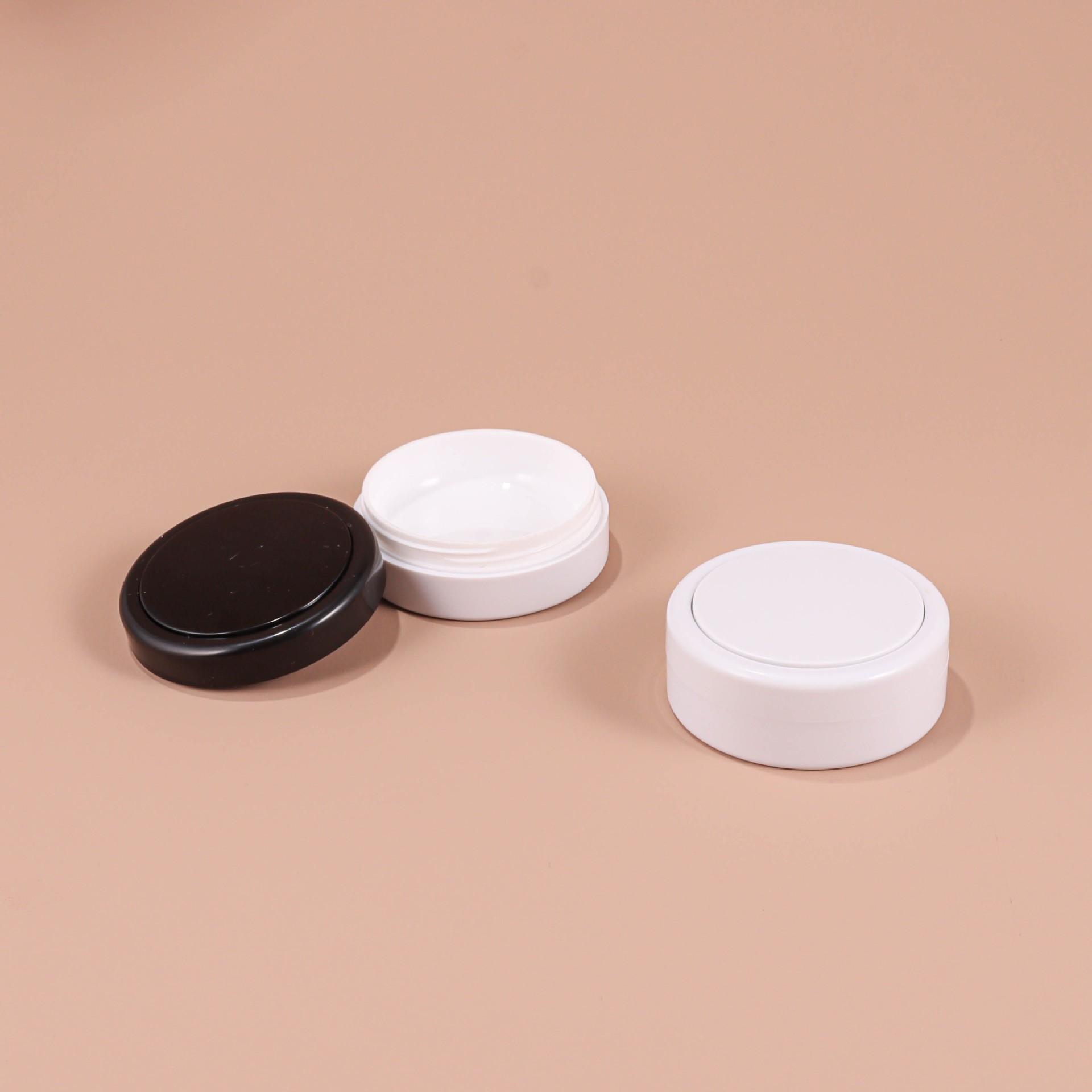 10g Multi-compartment Eyeshadow Palette - Image 3