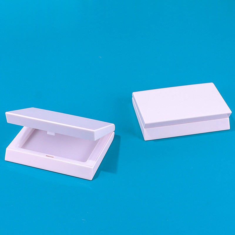 Rectangular Powder Compact With Simple Snap Closure Blush Box - Image 2