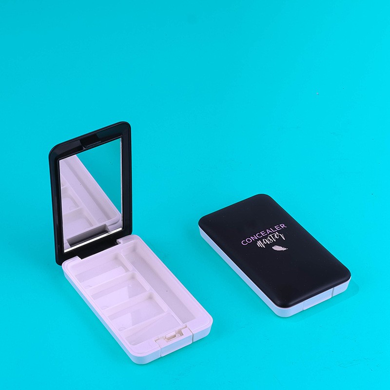 Square 3D Process Four-color Flip-top Eyeshadow Palette With Brush Slot - Image 2
